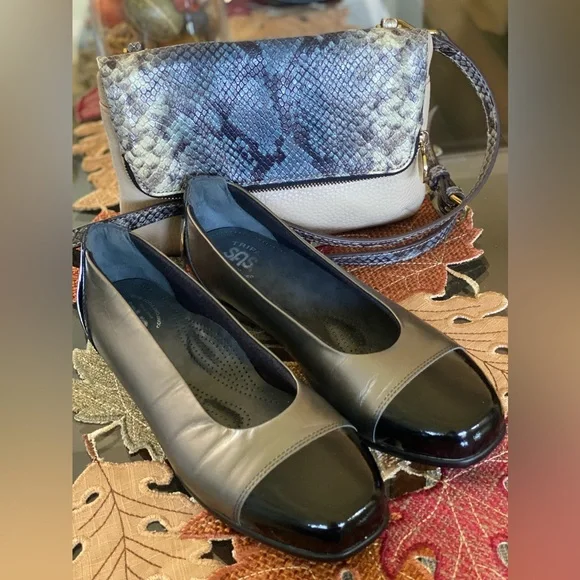 SAS 🥿COMFY TRIPAD GRAY & BLACK LEATHER 2-TONE LOAFERS-SIZE 9.5 LIKE NEW💖💕(EC) - Picture 2 of 11
